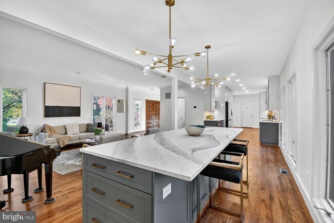 Building Photo - 3227 Ellicott St NW