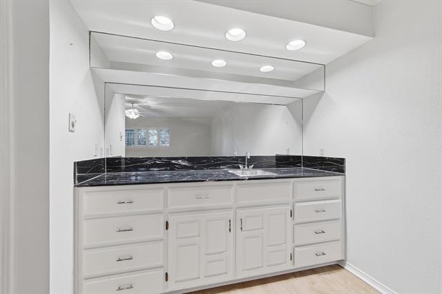 Building Photo - 2505 Oak Manor Ct