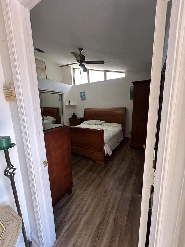 Building Photo - 1593 Hawthorne Pl