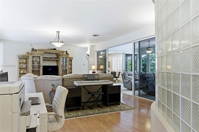 Building Photo - 2607 Holy Cross Ln