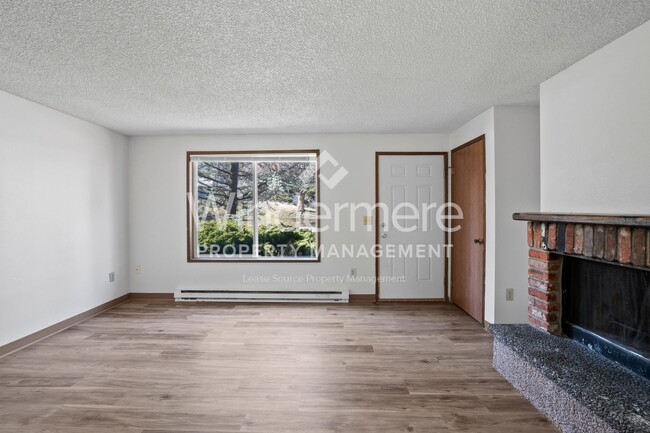 Building Photo - 2702 E 31st Ave