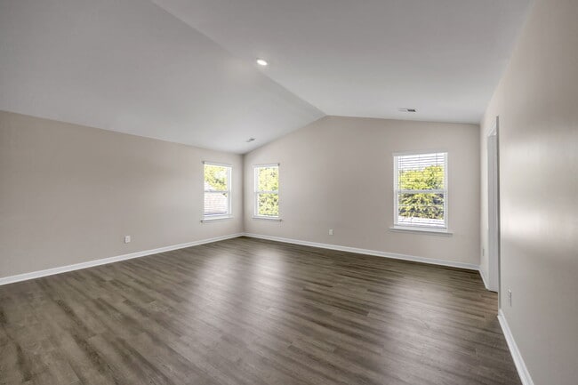 Building Photo - 207 Bridlewood Ln