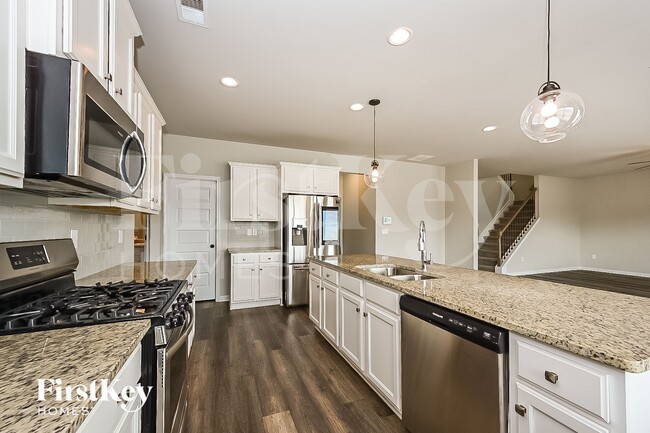 Building Photo - 281 Villa Grande Dr