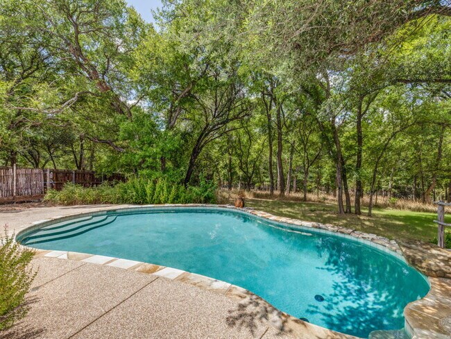 Building Photo - 119 Deer Creek Dr