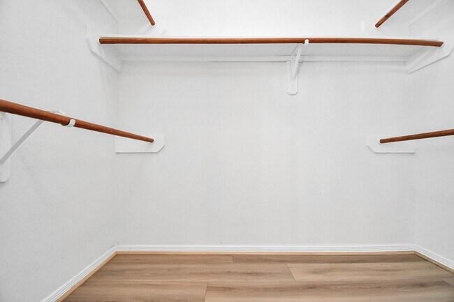 Building Photo - 24118 Wild Horses Ln