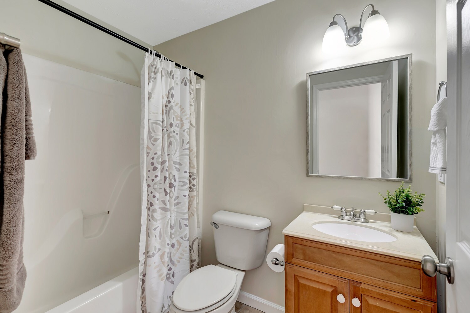 Building Photo - 1549 Cora Dr