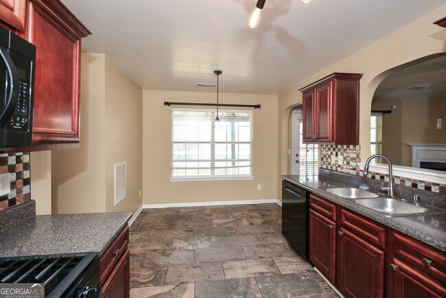 Building Photo - 137 Baywood Crossing