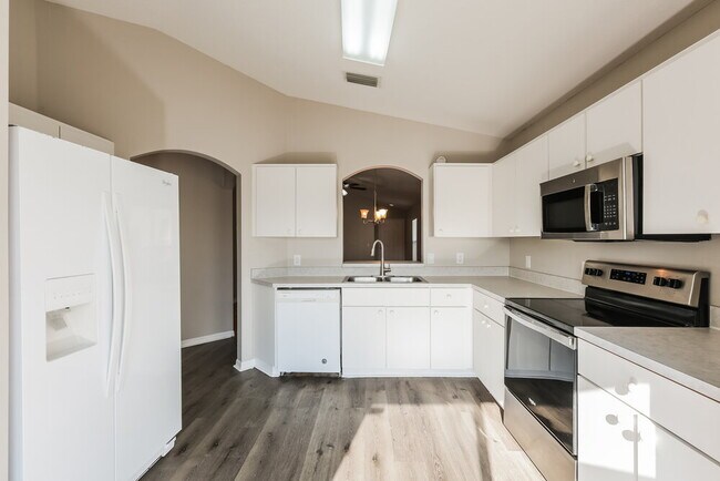 Building Photo - 12606 Montford Ln