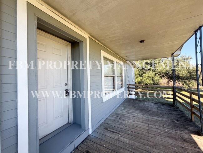 Building Photo - 1054 Cosby Rd