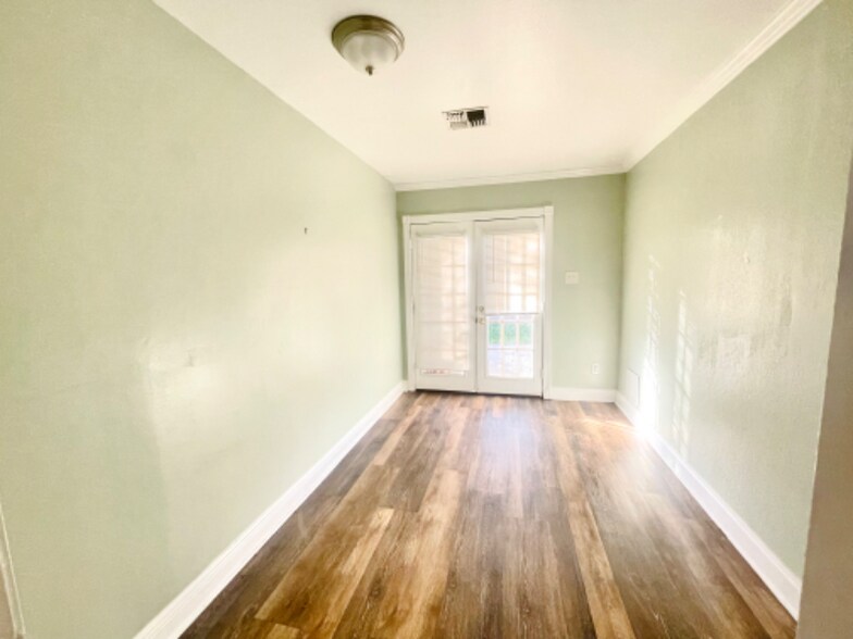 Building Photo - 8531 Dinkins St