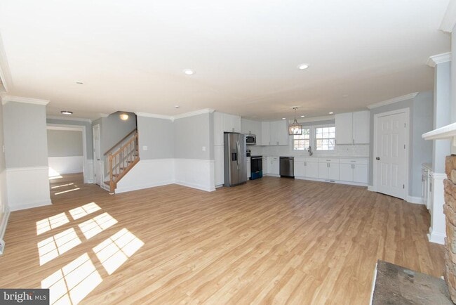 Building Photo - 605 Neck Rd