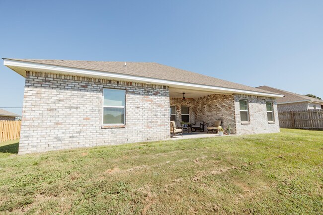 Building Photo - 1106 Shoal River Dr