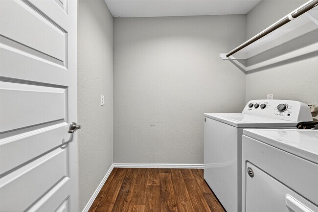 Building Photo - 1610 Bear Spring Dr
