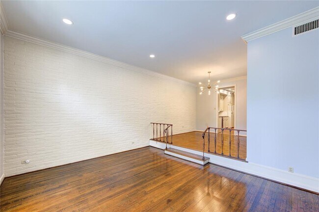 Building Photo - 7530 Del Monte Dr