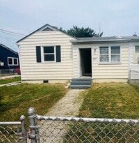 Building Photo - 1237 N Michigan Ave