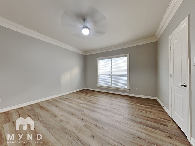 Building Photo - 839 Rosine St