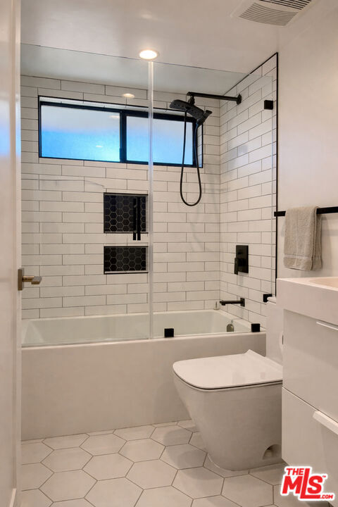 Building Photo - 6329 Jumilla Ave