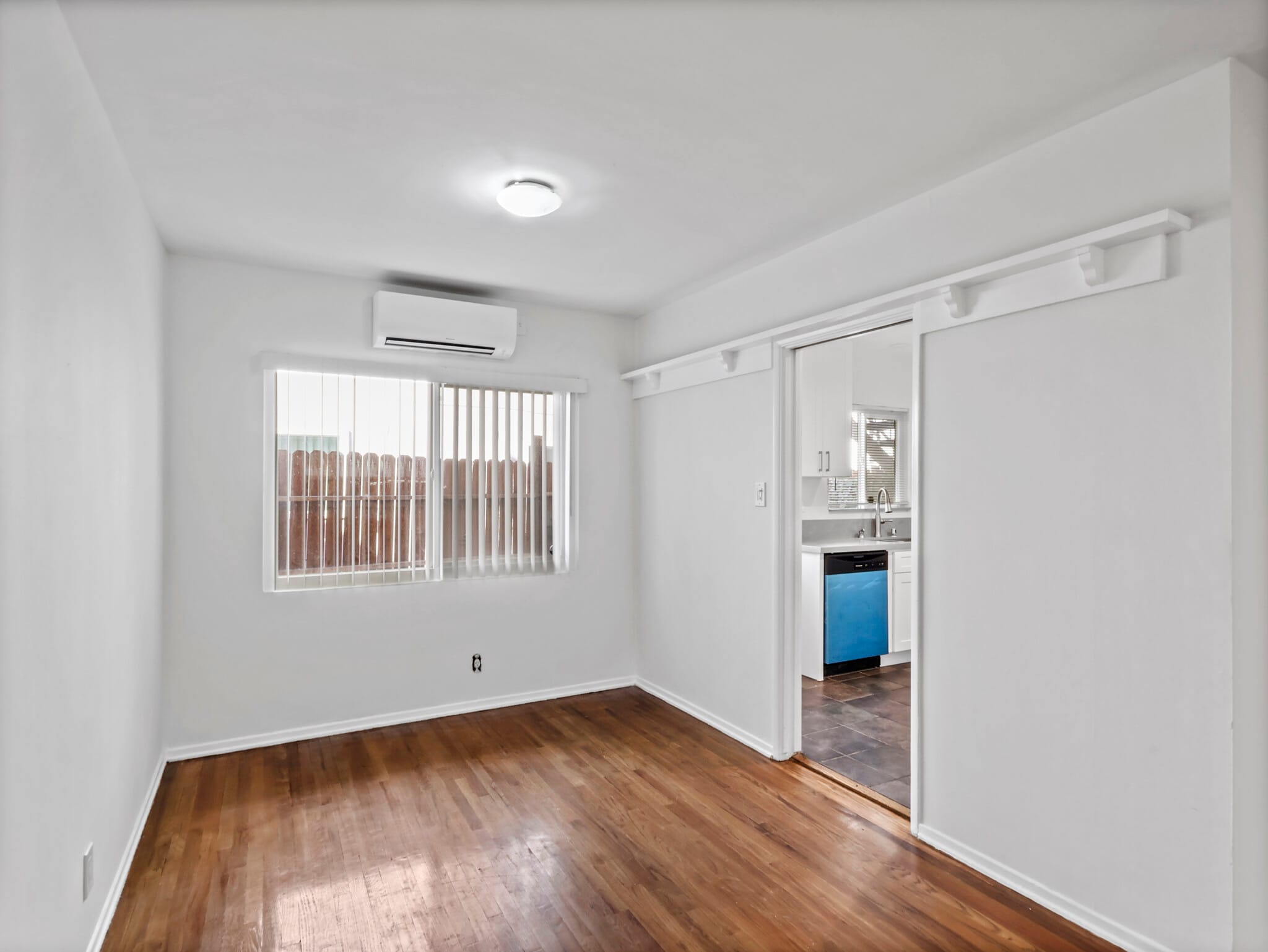 Building Photo - 4918 1/2 Tujunga Ave