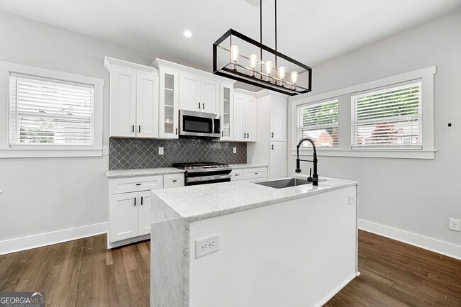 Building Photo - 1382 Westboro Dr SW