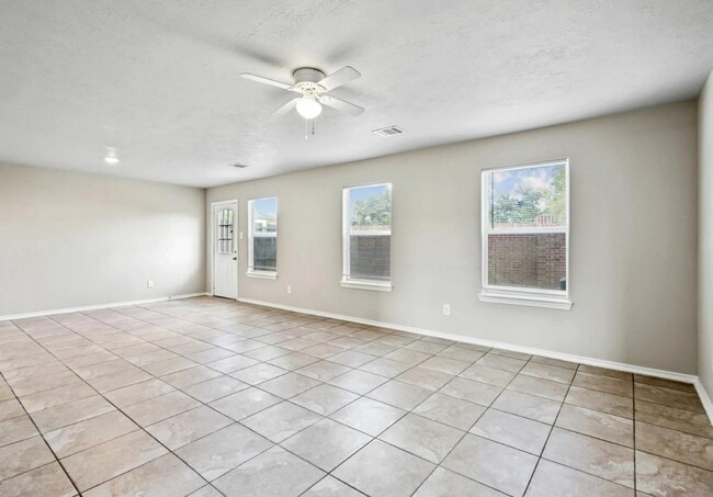 Building Photo - 12015 Clifton Oaks Dr