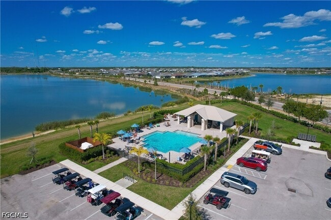 Building Photo - 42186 Edgewater Dr