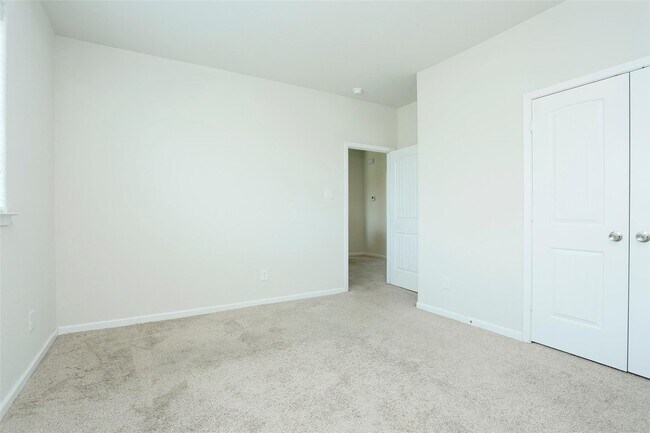 Building Photo - 13823 Leabrandon Ln