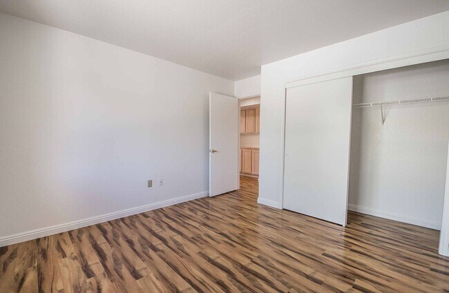 Building Photo - Sun City Summerlin - Golf Course Community...