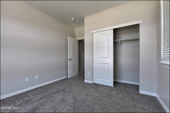 Building Photo - 12868 Star Gaze Ave