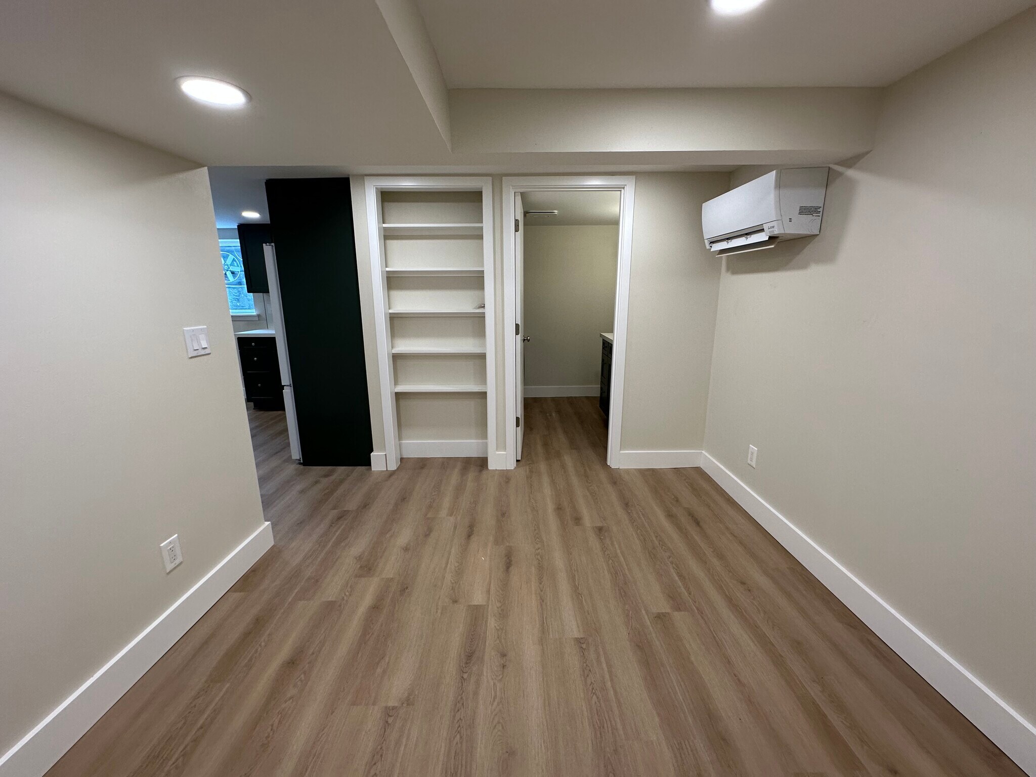 Building Photo - 2412 Columbia St SW