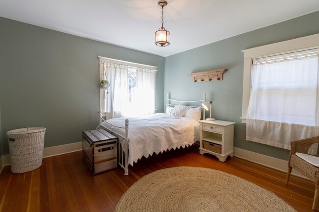 Building Photo - Gorgeous NW District House with Stunning Upgrades and Original Charm