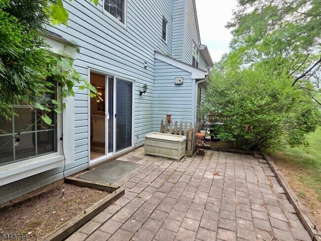 Building Photo - 200 Bamburgh Ct