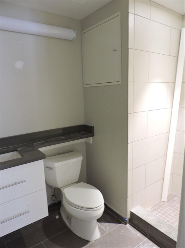 Building Photo - 40 Bow St