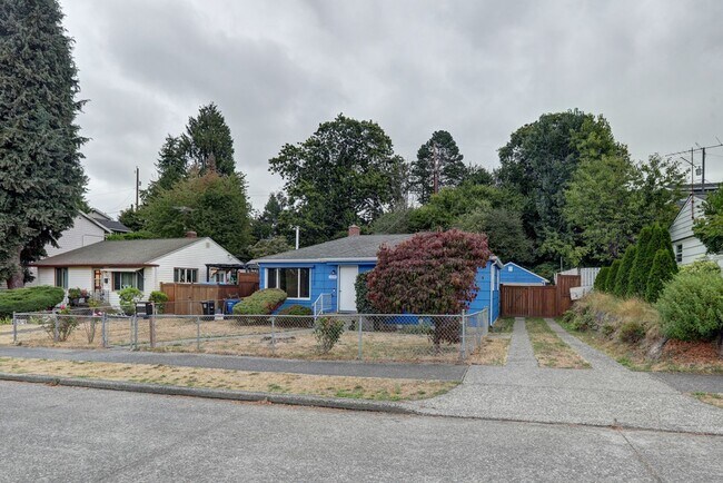 Building Photo - 3244 46th Ave SW