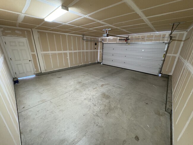 Building Photo - 3431 N Linda Vista St