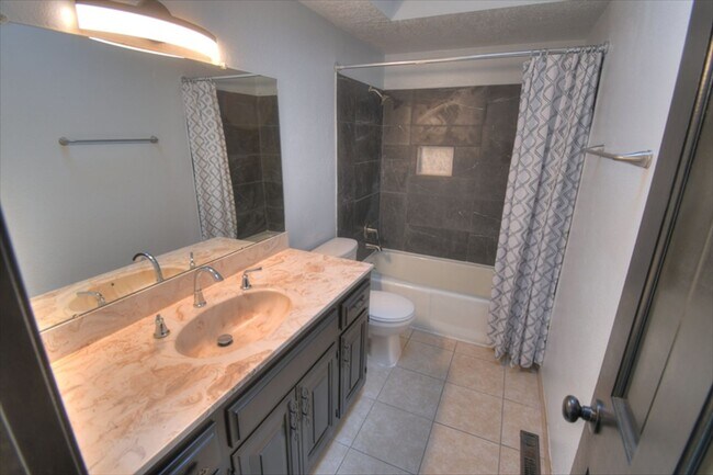 Building Photo - NE Heights ---Close to the Sandia Mountains