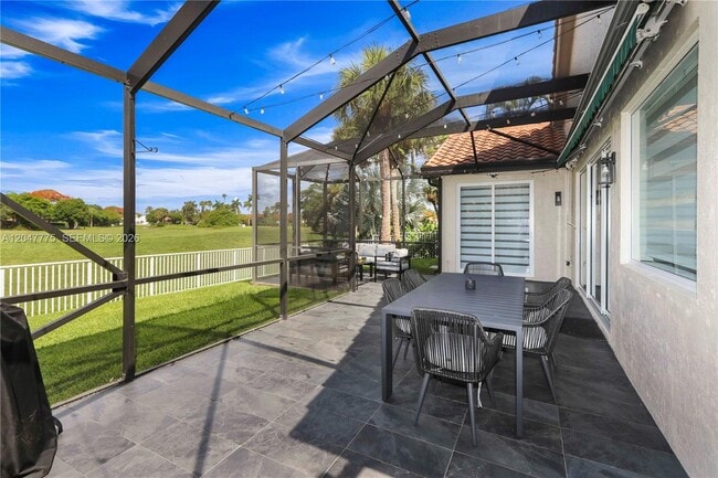 Building Photo - 1530 Lacosta Dr W