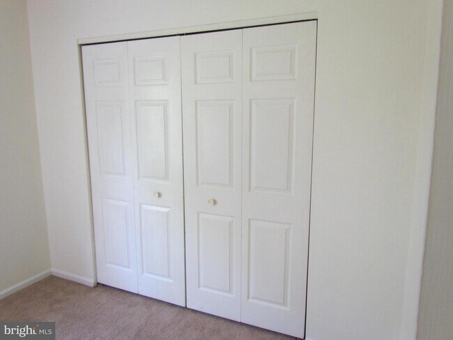Building Photo - 9 Cohanzick Ct