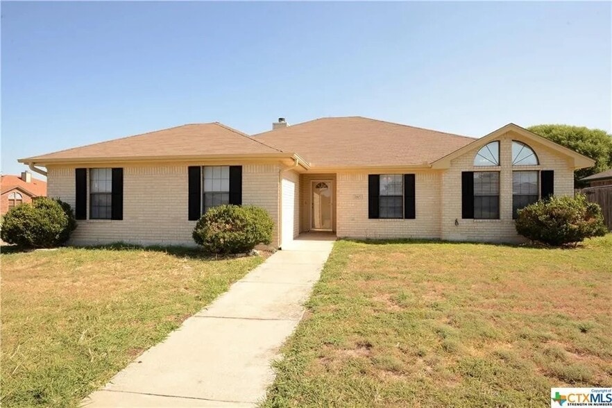 Primary Photo - 2807 Diaz Dr