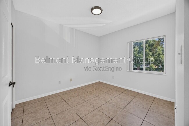 Building Photo - 13226 Galicia St