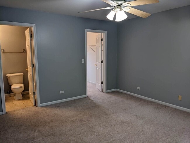 Building Photo - 3994 Blackstone Dr