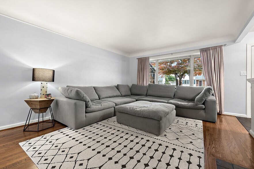 Building Photo - 2432 Hawkins Ave