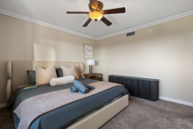 Building Photo - 11141 Limetree Dr