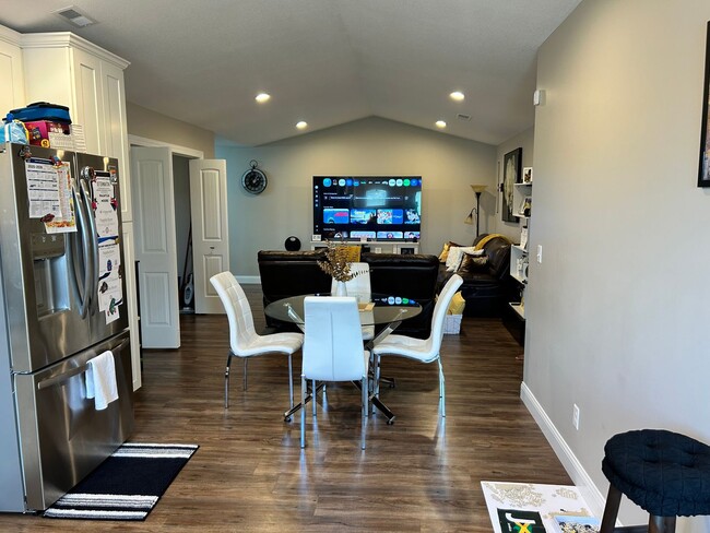 Building Photo - Newly Built, Beautiful Home!