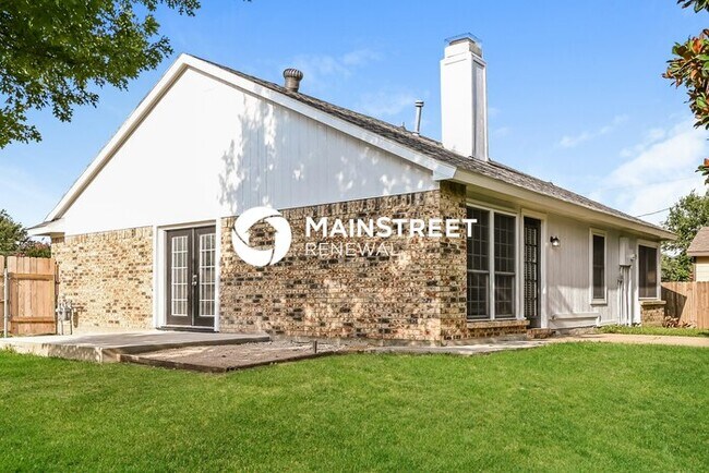 Building Photo - 3 Bedroom Pet-Friendly Home in Glenn Heights, TX with Main Street Renewal