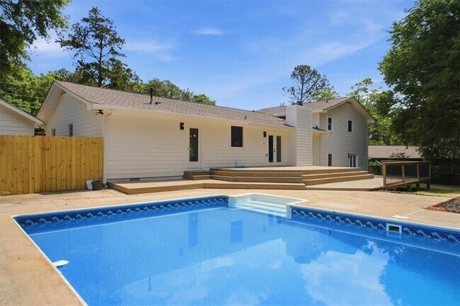 Building Photo - 1073 Grayson Pkwy