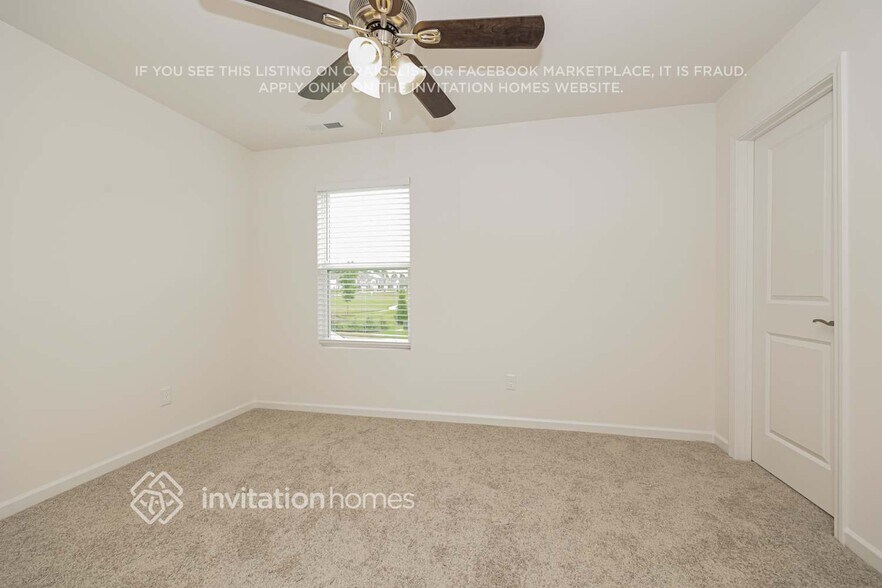 Building Photo - 3800 Lantern Ln