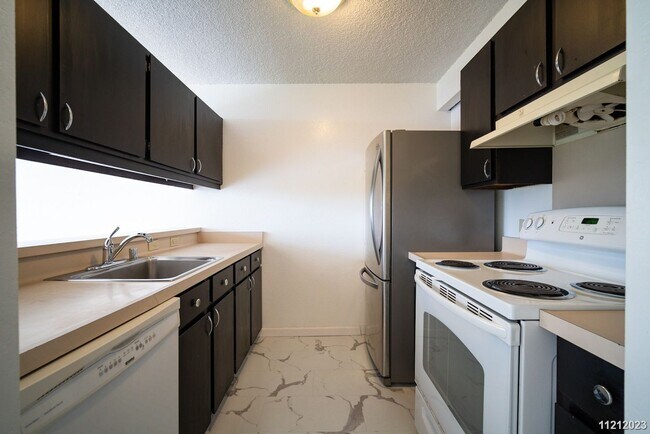 Building Photo - 1 BD/ 1 BA in Pearl One