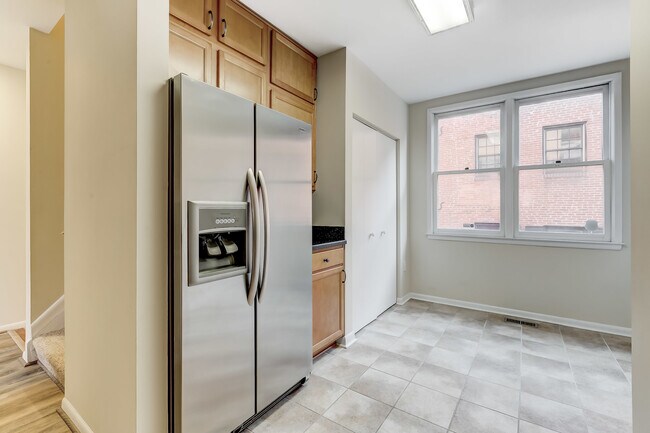 Building Photo - 138 Welcome Aly