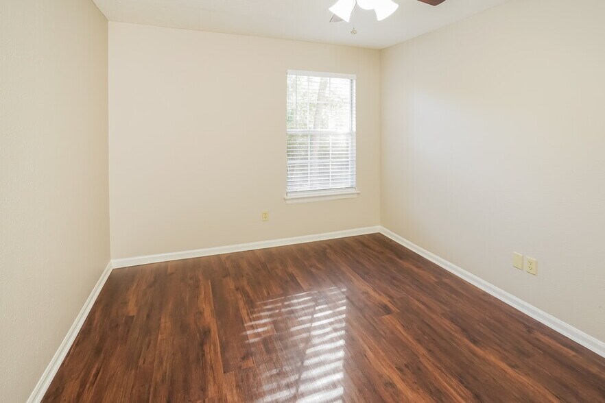 Building Photo - 120 Eagle Rock Ct