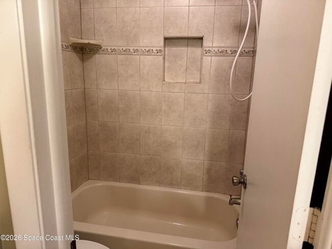 Building Photo - 1461 Sheafe Ave NE